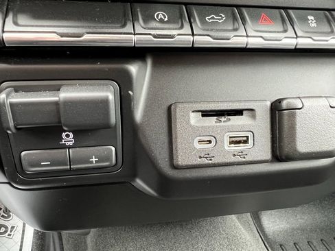 Used 2021 Chevrolet Silverado 1500 LT w/ Convenience Package II image 44