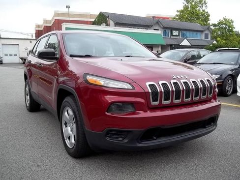 Used 2017 Jeep Cherokee Sport image 5