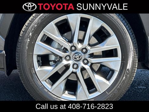 Used 2022 Toyota RAV4 XLE Premium AWD/4WD image 13