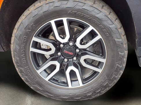 Used 2024 GMC Yukon AT4 w/ Technology Package image 34