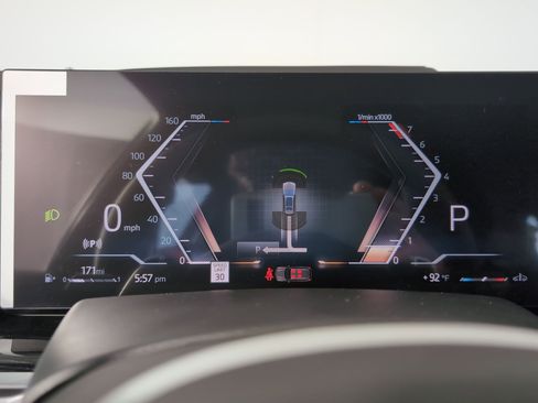 Used 2026 BMW X7 xDrive40i w/ M Sport Package image 17