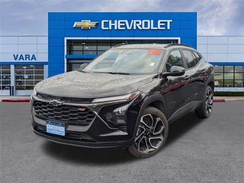 Certified 2025 Chevrolet Trax RS w/ Driver Confidence Package image 1