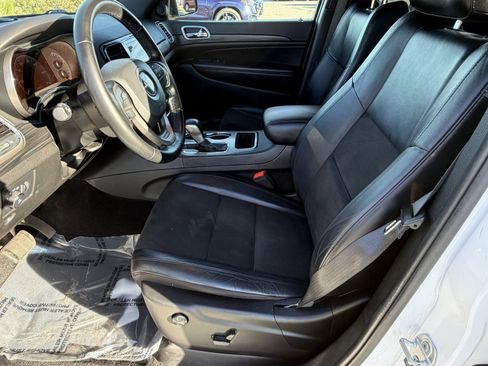 Used 2021 Jeep Grand Cherokee Laredo X image 19