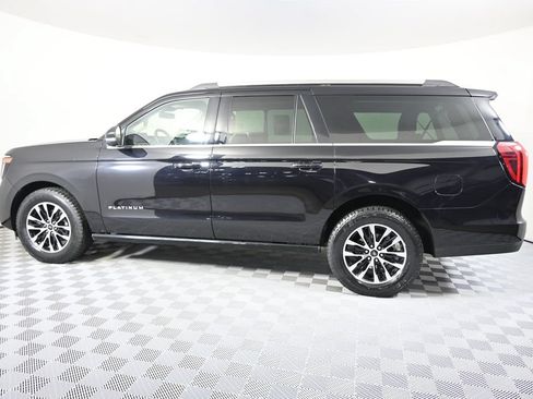 Used 2025 Ford Expedition Max Platinum AWD/4WD image 3