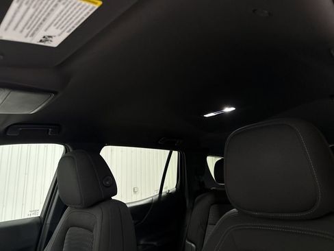 Used 2025 Chevrolet Equinox LT w/ Midnight Edition image 19