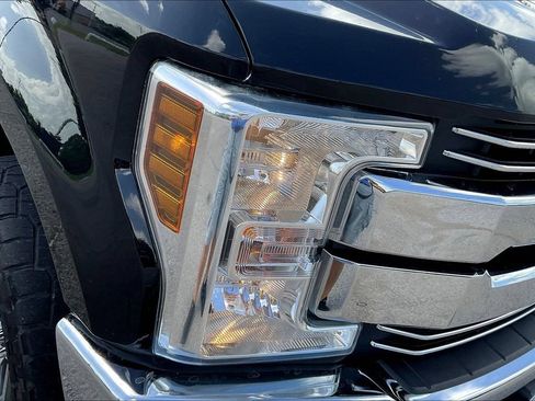 Used 2018 Ford F250 Lariat w/ Lariat Value Package AWD/4WD image 27