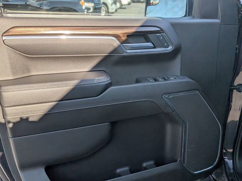 Used 2023 Chevrolet Silverado 1500 LT image 14