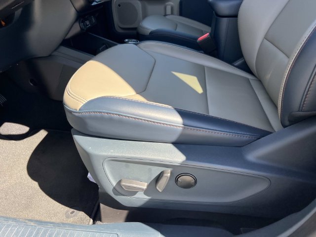 Used 2025 Ford Maverick Lariat w/ 4K Tow Package AWD/4WD image 26