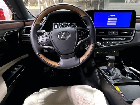 Used 2025 Lexus ES 350 Ultra Luxury image 5
