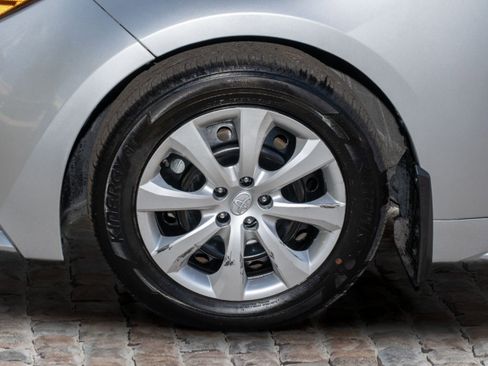 Used 2025 Toyota Corolla LE FWD image 37