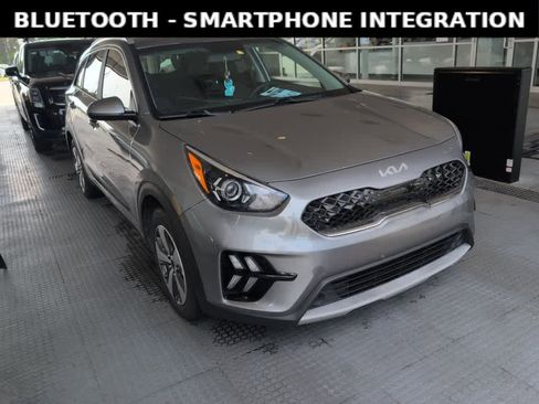 Used 2022 Kia Niro LX FWD image 2