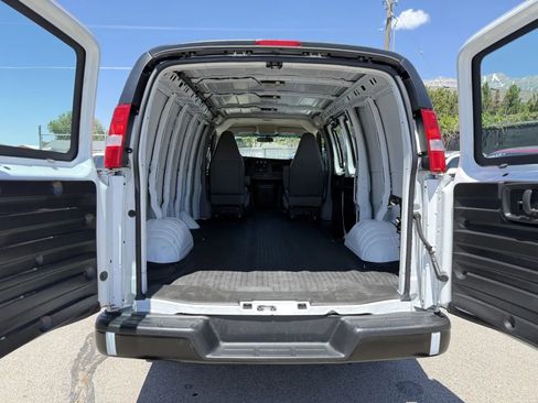 Used 2023 Chevrolet Express 2500 image 14