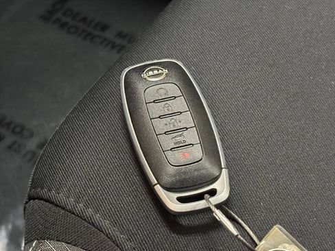 Used 2025 Nissan Pathfinder SV FWD image 27