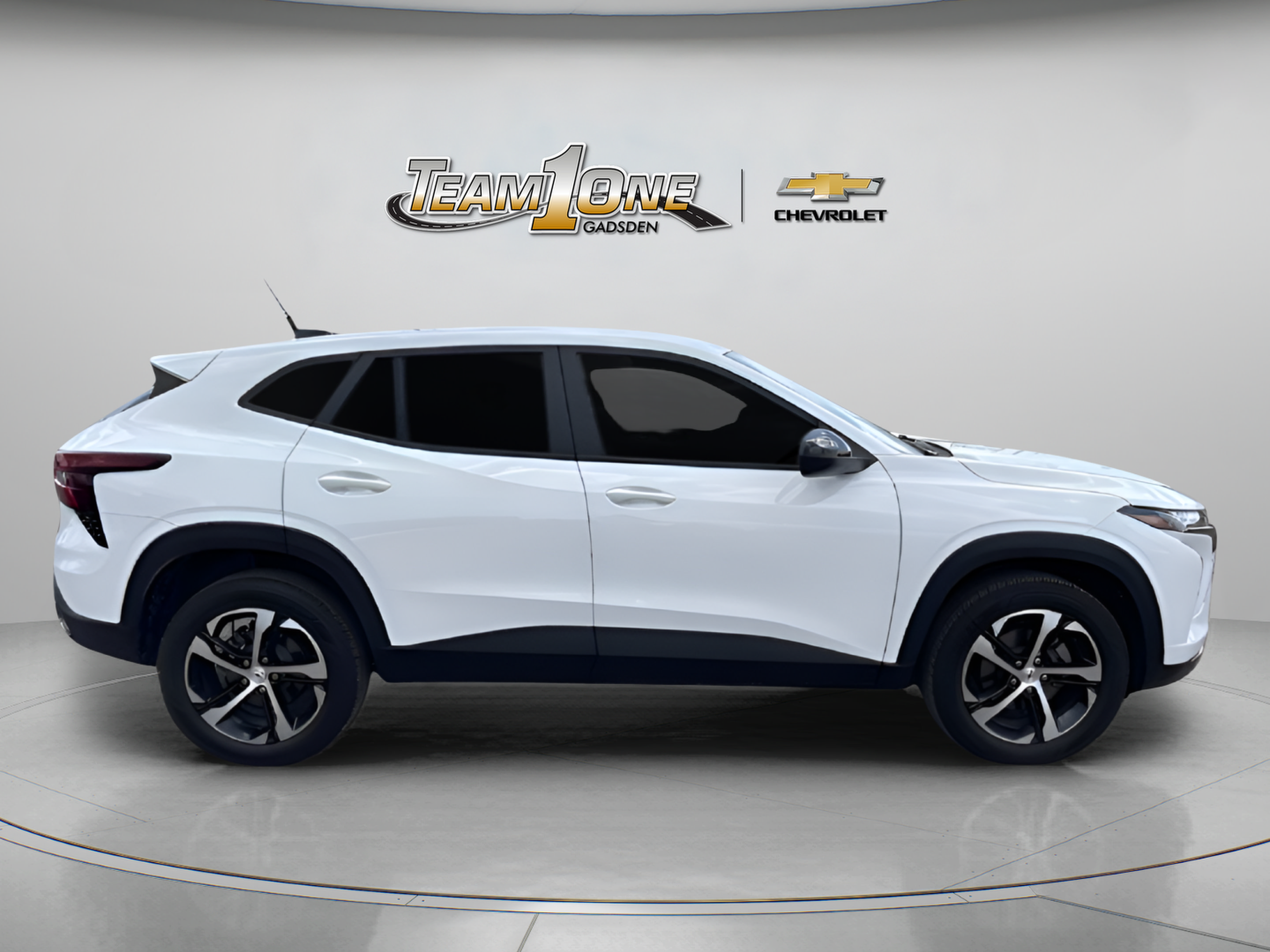 Used 2025 Chevrolet Trax RS FWD image 9