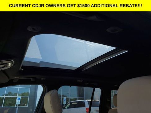 New 2025 Jeep Grand Cherokee Limited w/ Luxury Tech Group II image 14