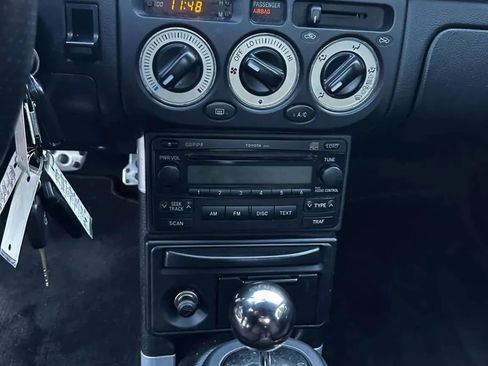 Used 2005 Toyota MR2 image 24