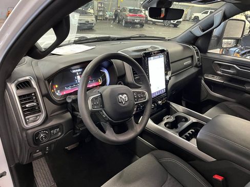 Used 2025 RAM 1500 Big Horn AWD/4WD image 13