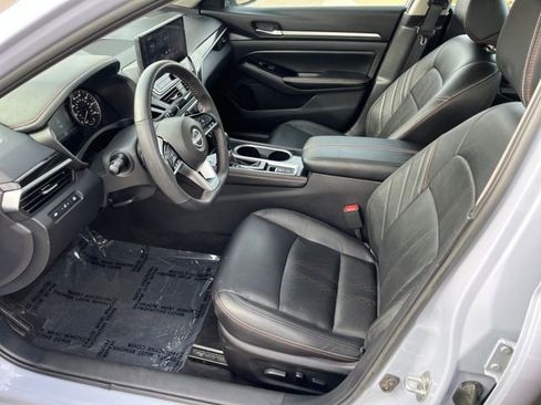 Used 2024 Nissan Altima 2.5 SR w/ SR Premium Package image 2