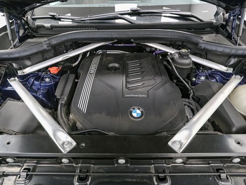 Used 2021 BMW X5 xDrive40i w/ M Sport Package image 16