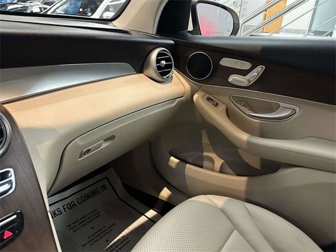 Certified 2022 Mercedes-Benz GLC 300 4MATIC image 26
