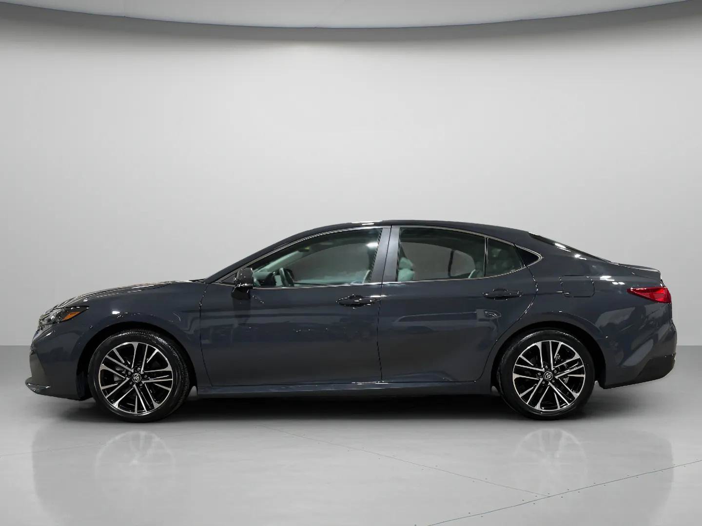 Used 2026 Toyota Camry XLE w/ Premium Plus Package AWD/4WD image 8