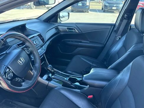 Used 2017 Honda Accord Sport image 2