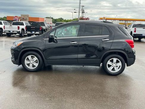 Used 2018 Chevrolet Trax LT w/ LT Convenience Package image 8
