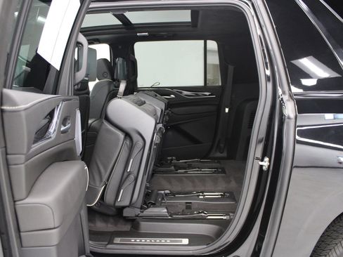 Certified 2023 Cadillac Escalade ESV V image 55