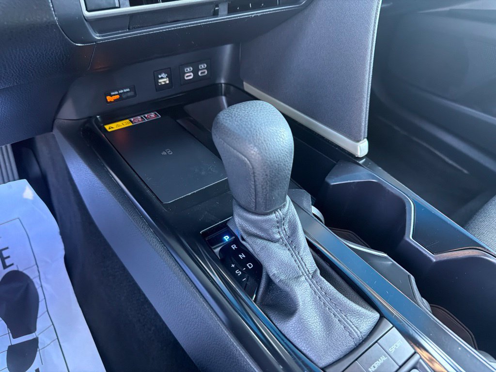 Used 2025 Toyota Camry LE FWD image 15