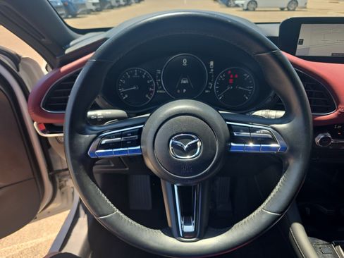 Used 2021 MAZDA MAZDA3 s FWD image 9