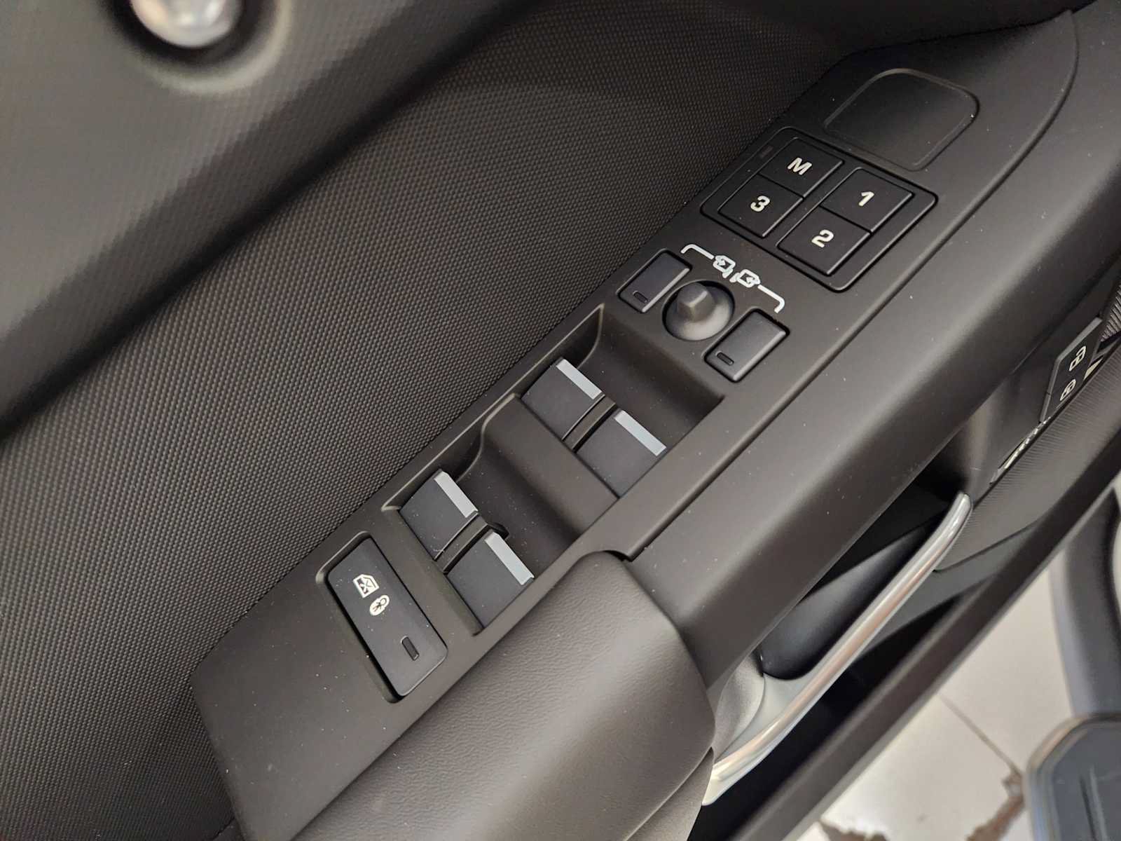 New 2026 Land Rover Defender 110 S AWD/4WD image 22