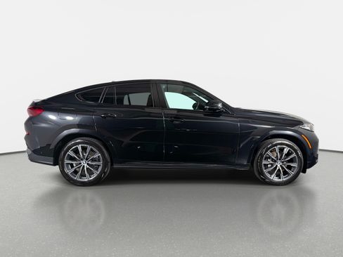 Used 2024 BMW X6 xDrive40i w/ Parking Assistance Package AWD/4WD image 19