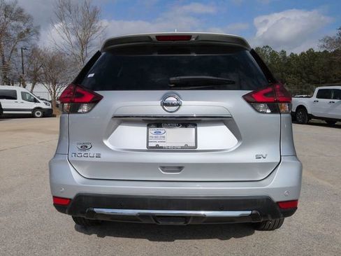 Used 2020 Nissan Rogue SV image 5