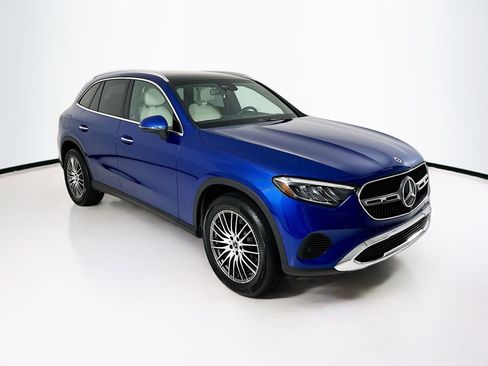 Used 2026 Mercedes-Benz GLC 300 image 1