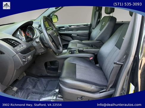 Used 2015 Chrysler Town & Country S FWD image 24