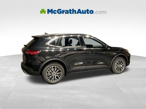 New 2026 Ford Escape SE image 3