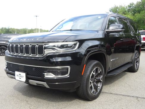 Used 2023 Jeep Wagoneer Series III w/ Convenience Group I AWD/4WD image 1