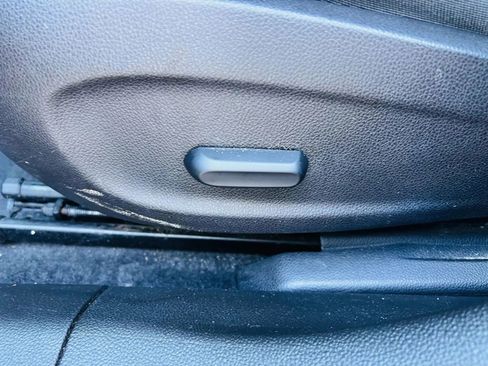 Used 2016 Chevrolet Cruze LT image 31