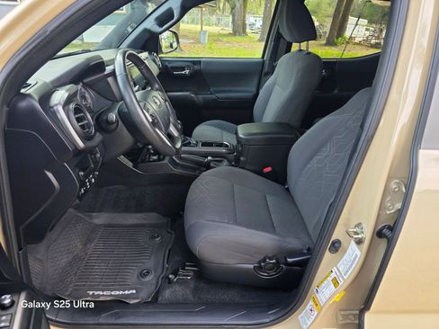 Used 2017 Toyota Tacoma TRD Off-Road w/ Tow Package (A/T) AWD/4WD image 34
