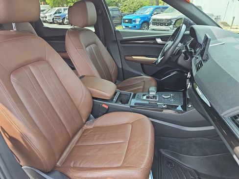 Used 2019 Audi Q5 2.0T Premium w/ Convenience Package AWD/4WD image 10
