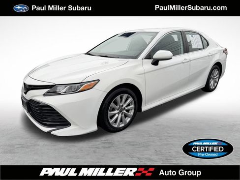 Used 2020 Toyota Camry LE image 1