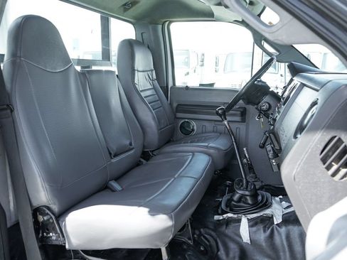 Used 2013 Ford F750 2WD Regular Cab Super Duty image 42