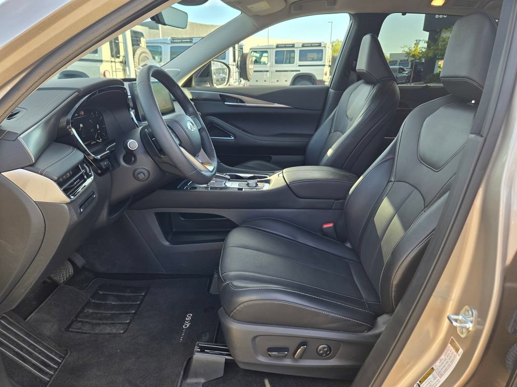 Certified 2026 INFINITI QX60 Luxe w/ Cargo Package AWD/4WD image 15