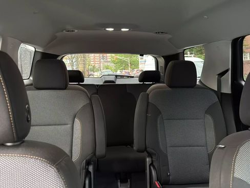 Used 2021 Chevrolet Traverse LT image 14