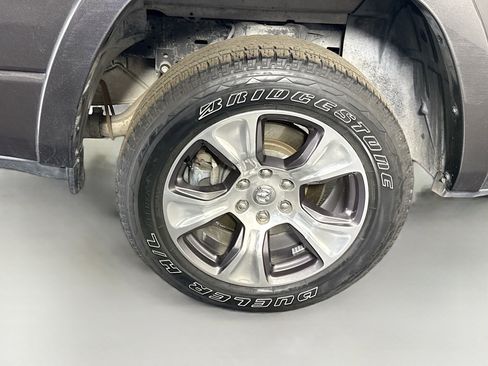 Used 2019 RAM 1500 Laramie image 33