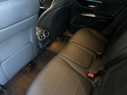 Used 2025 Mercedes-Benz GLC 350e 4MATIC w/ Driver Assistance Package image 12
