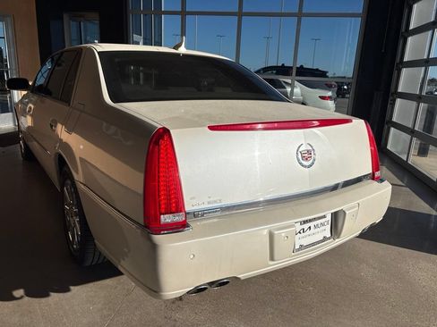 Used 2011 Cadillac DTS Premium w/ Driver Awareness Package FWD image 10