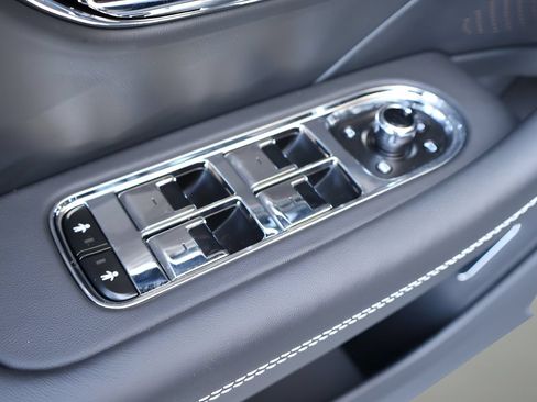 New 2026 Bentley Flying Spur Plug-In Hybrid AWD/4WD image 14