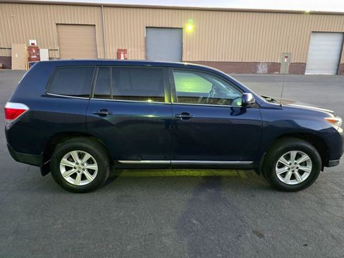 Used 2012 Toyota Highlander FWD image 4