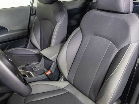 Used 2025 Subaru Crosstrek 2.0i Premium image 19